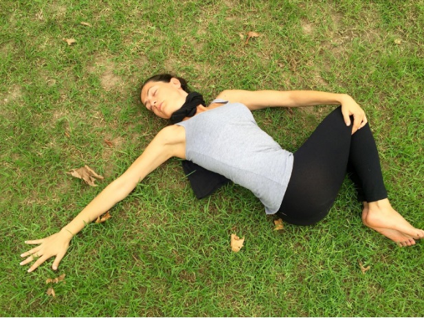 yin yoga pozu