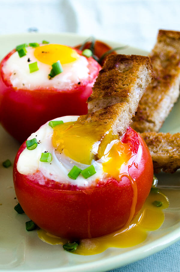 Egg-Stuffed-Tomatoes-5
