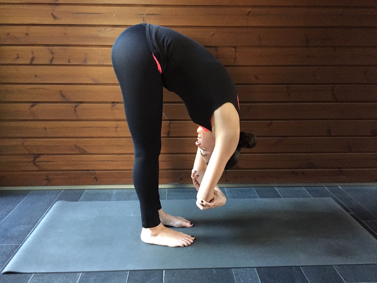 burcu ergun-yin yoga pozlari