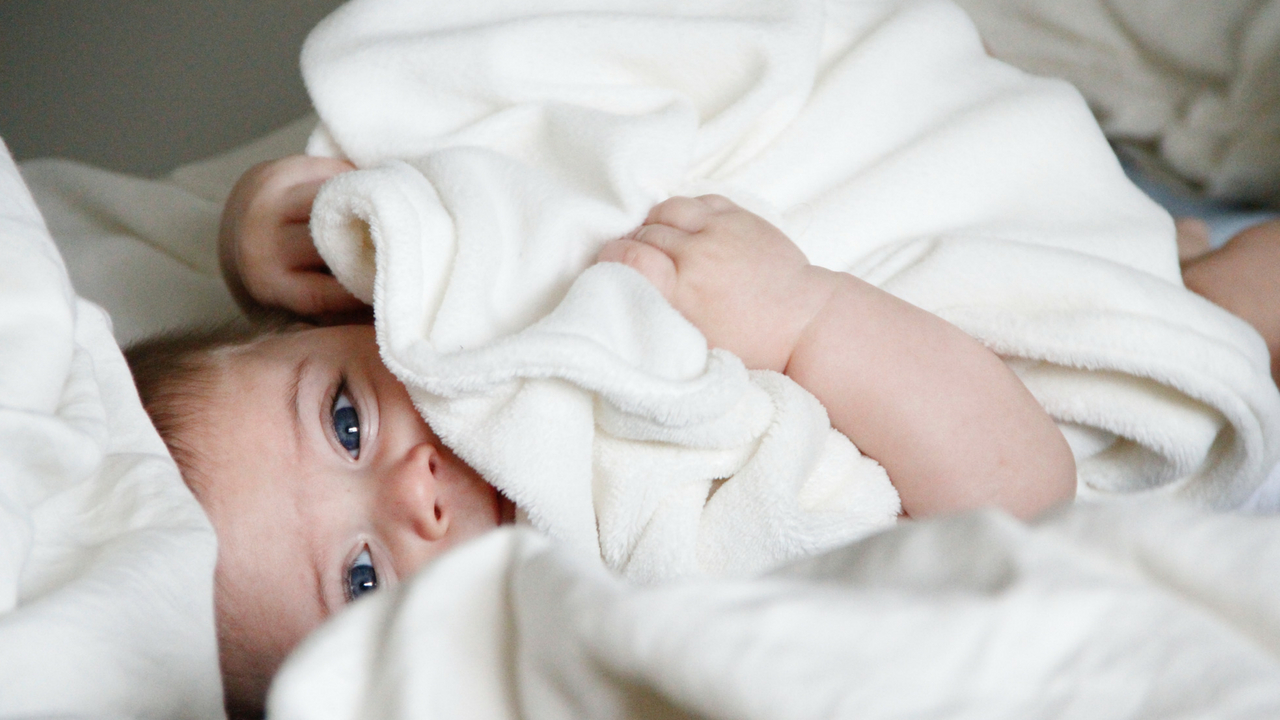 Bebeklerin ağlamasının 8 nedeni ve onları sakinleştirmenin yolları
