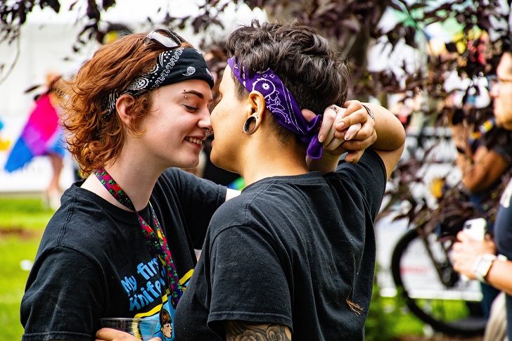 Çocuklarınızla LGBTİQ+ hakkında konuşmanın yolları