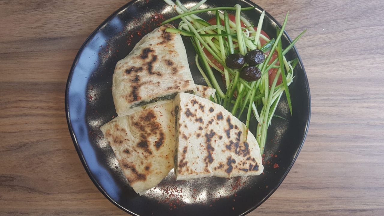 Tavada ıspanaklı vegan börek Pratik, lezzetli, sağlıklı Uplifers