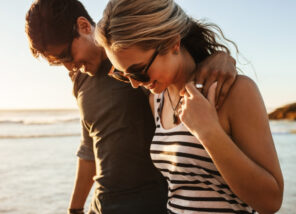 Partnerinizle sosyal hayatlarınız uyuşmuyorsa ne yapabilirsiniz? Partnerinizle sosyal hayatlarınız uyuşmuyorsa ne yapabilirsiniz?