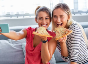 Fast-food İlişkiler: Hızlı tüketim çağında bağlanmanın bedeli Fast-food İlişkiler: Hızlı tüketim çağında bağlanmanın bedeli