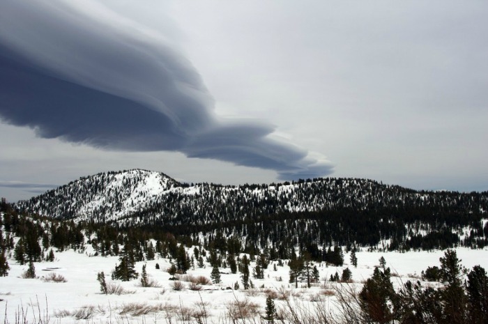 lenticular roll cloud lake tahoe