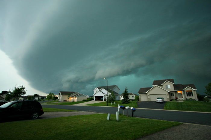 shelf cloud hampton