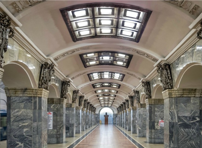 Kirovsky Zavod metro istasyonu St. Petersburg, Rusya