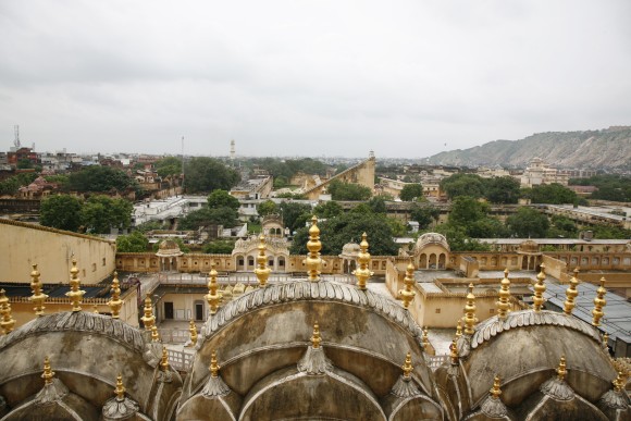 Hawa Mahal'den Jantar Mantar manzarası