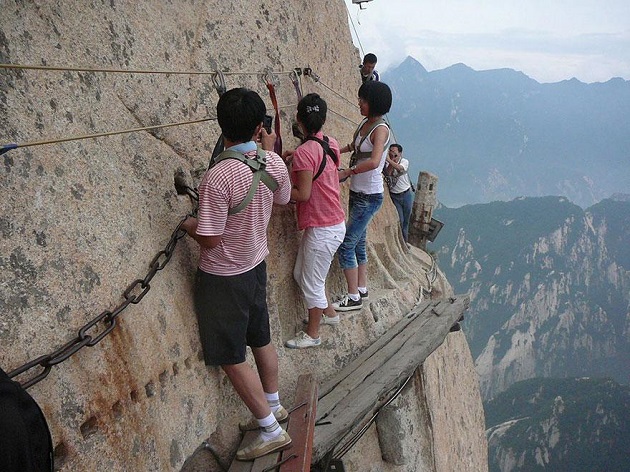 hiking-trail-huashan-mountain-china-9