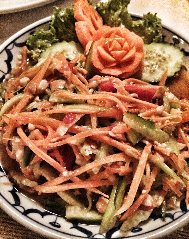 Acili Thai Salatası