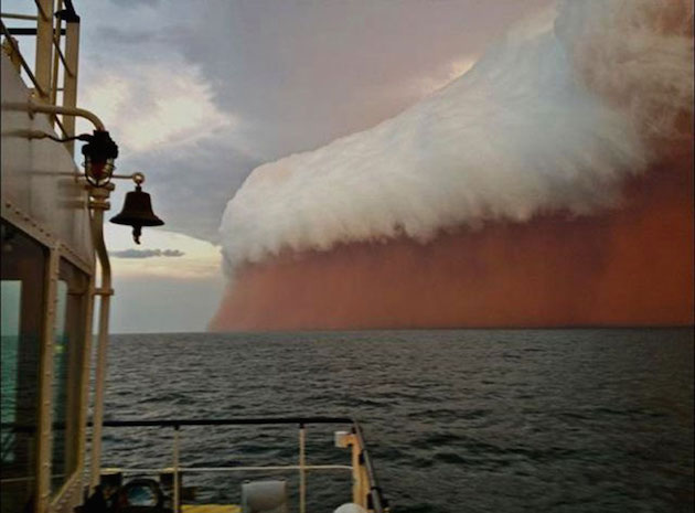 A-huge-dust-storm-that-hit-Western-Australia-in-early-2013