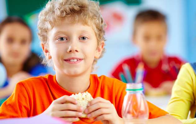 Okul çağına gelmiş çocukların beslenmeleri nasıl olmalıdır?