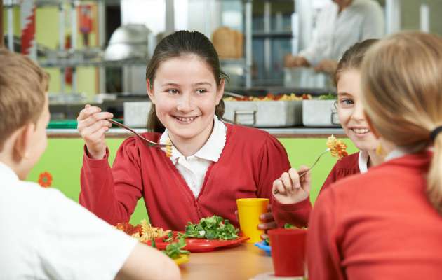 Okul çağına gelmiş çocukların beslenmeleri nasıl olmalıdır?