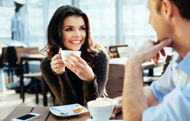 Yeni tanıştığınız insanlarla rahatça sohbet edebilmenizi sağlayacak 10 öneri