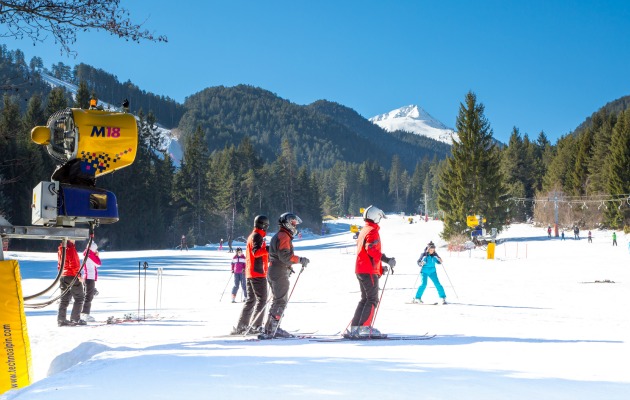 Bansko pürüzsüz kayak pistleriyle de ünlü