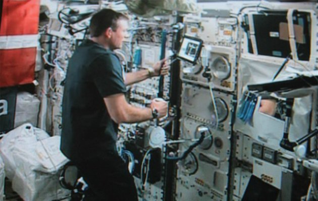 Bir astronot uzay istasyonundan yeryüzündeki robotu kontrol edebildi